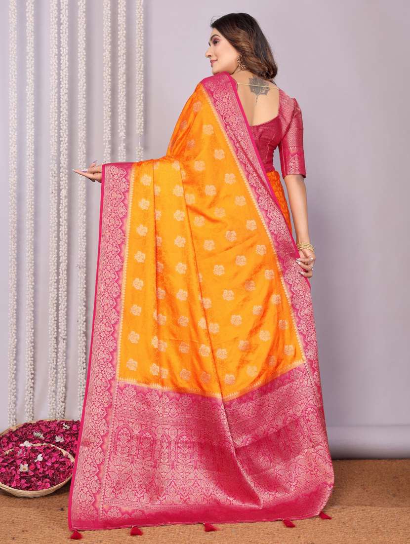 women self design bordered saree with blouse - 21935061 -  Standard Image - 1