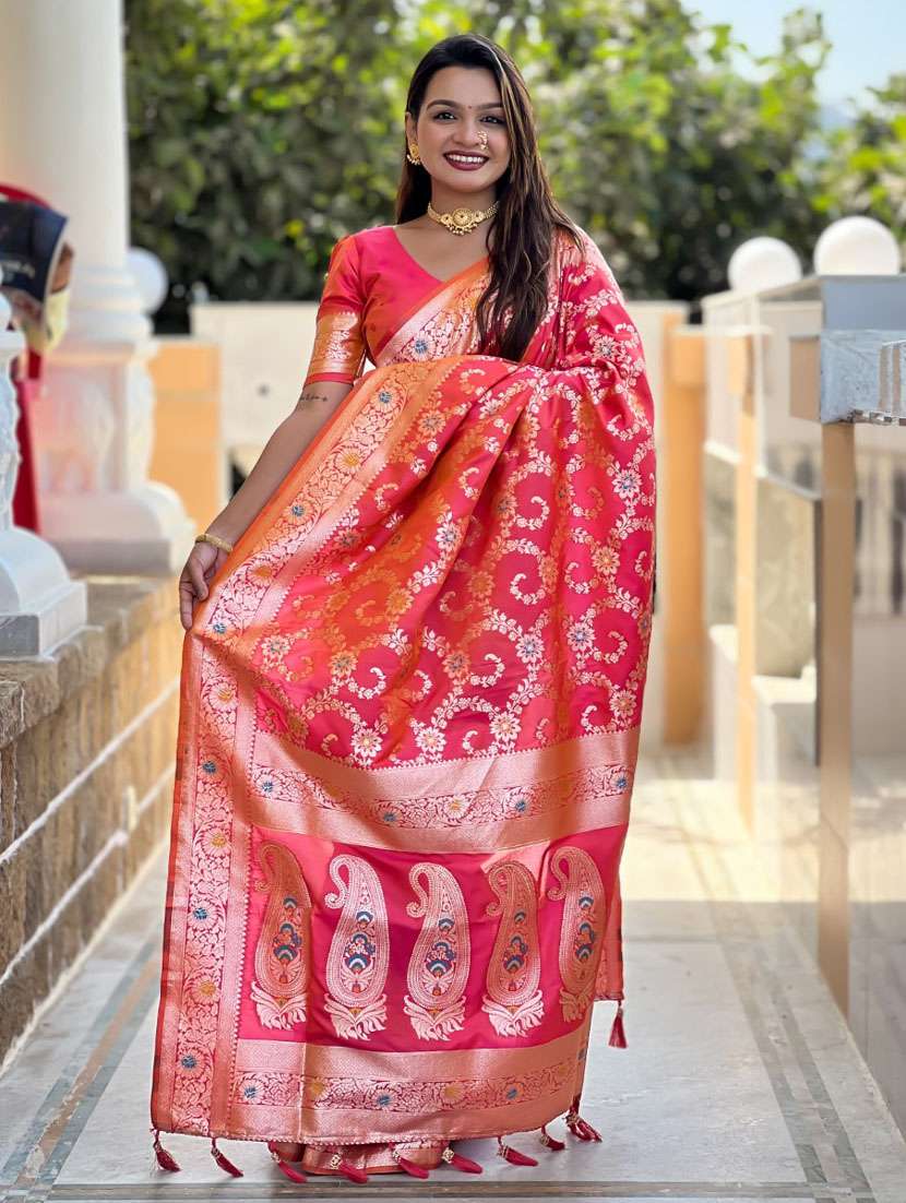 women self design banarasi saree with blouse - 21935120 -  Standard Image - 1