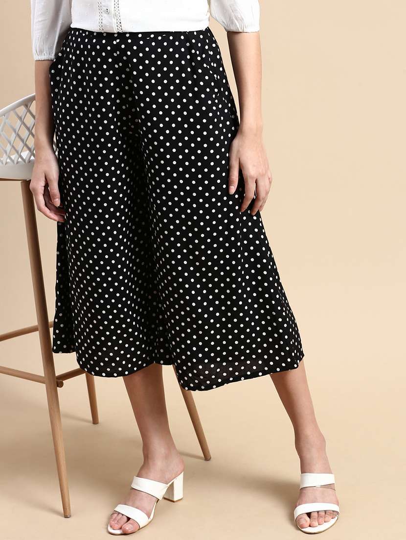 women polka doted mid rise culottes