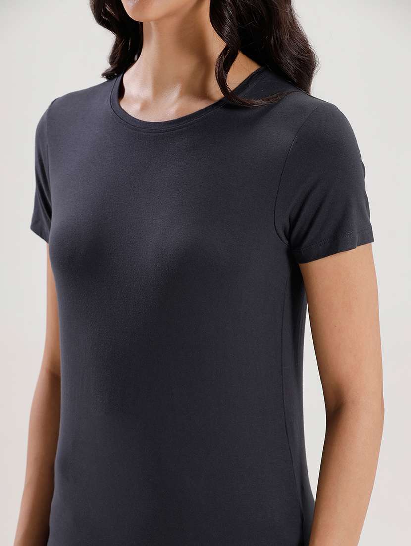 women solid short sleeve regular fit t-shirt - 21936010 -  Standard Image - 4