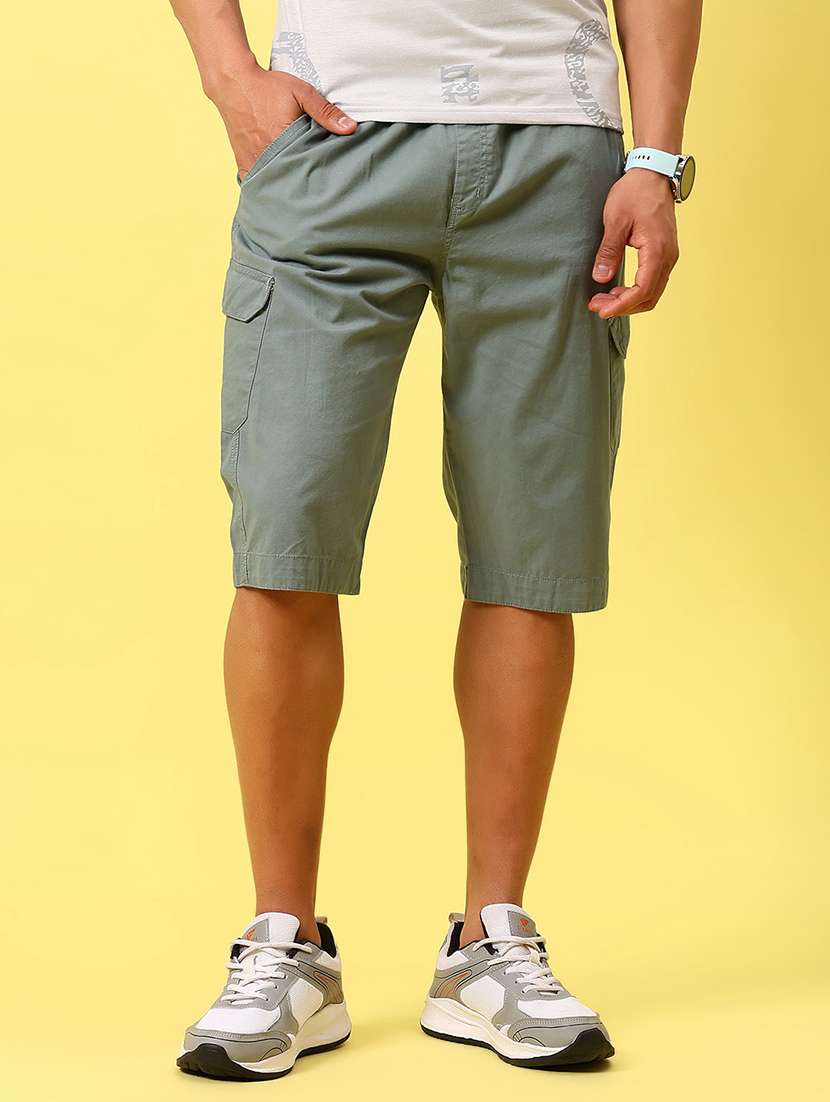 men grey solid mid rise regular fit cargo short - 21936809 - Zoom Image - 0