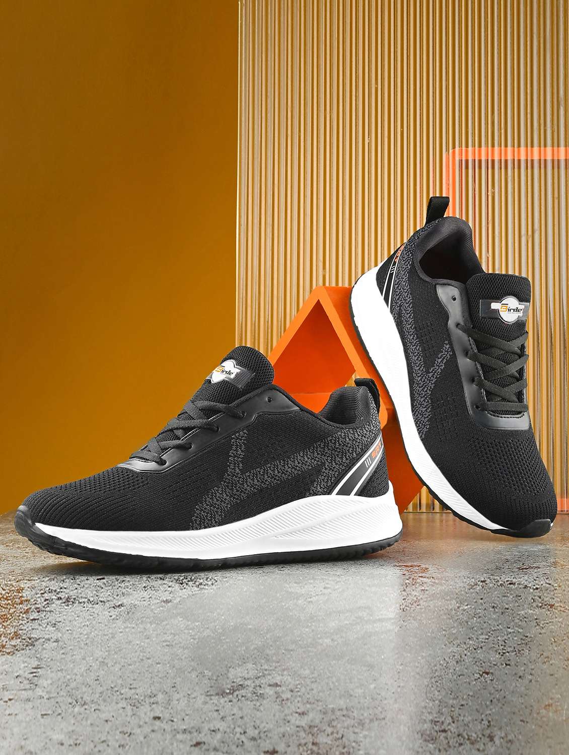 men black lace up sport shoe