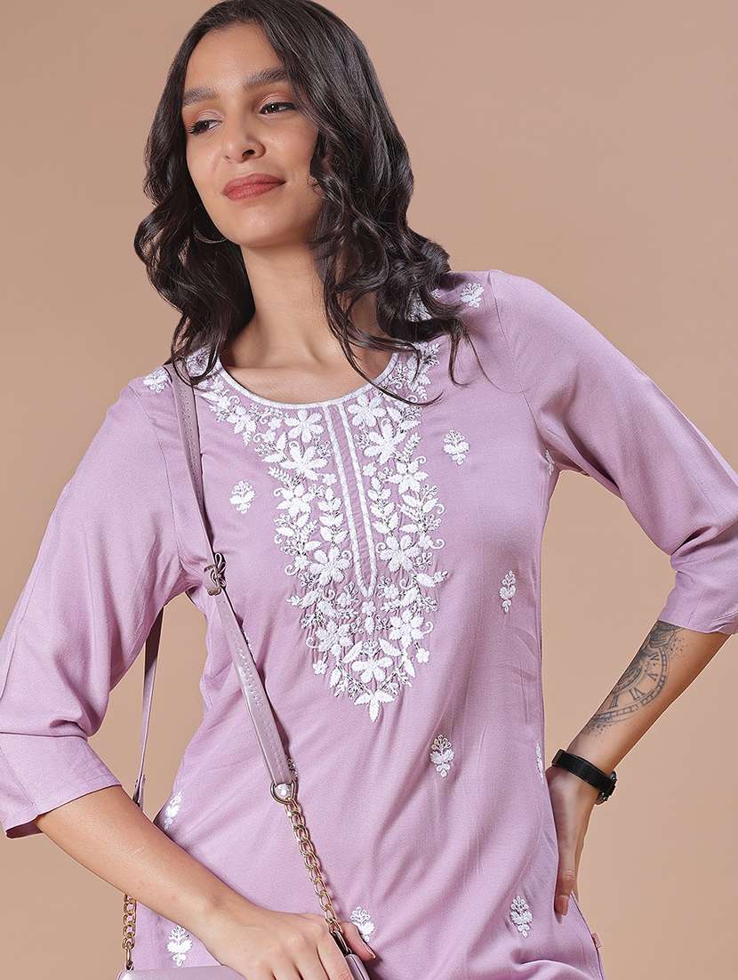 women three quarter sleeve straight kurta - 21938647 -  Standard Image - 4