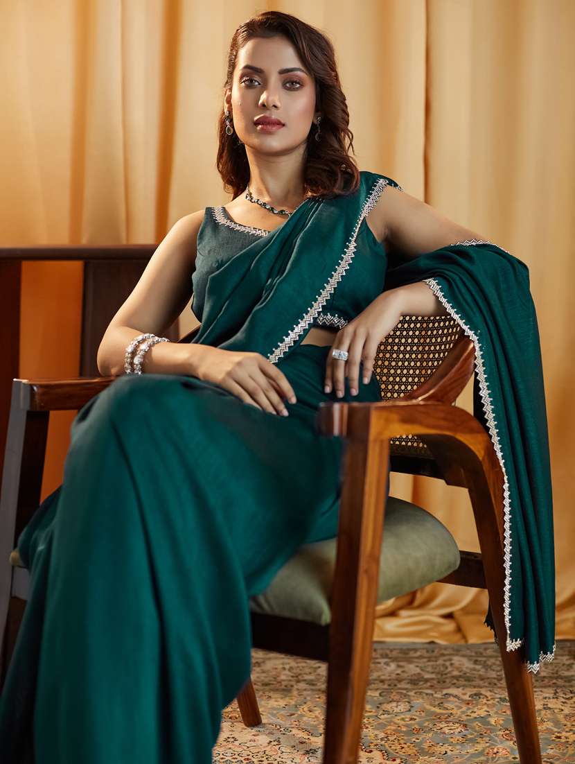 women solid plain saree with blouse - 21939164 - Standard Image - 4