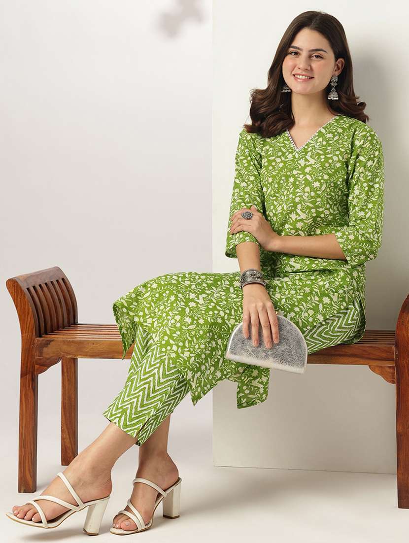 women three quarter sleeve kurta pant set - 21939375 -  Standard Image - 4
