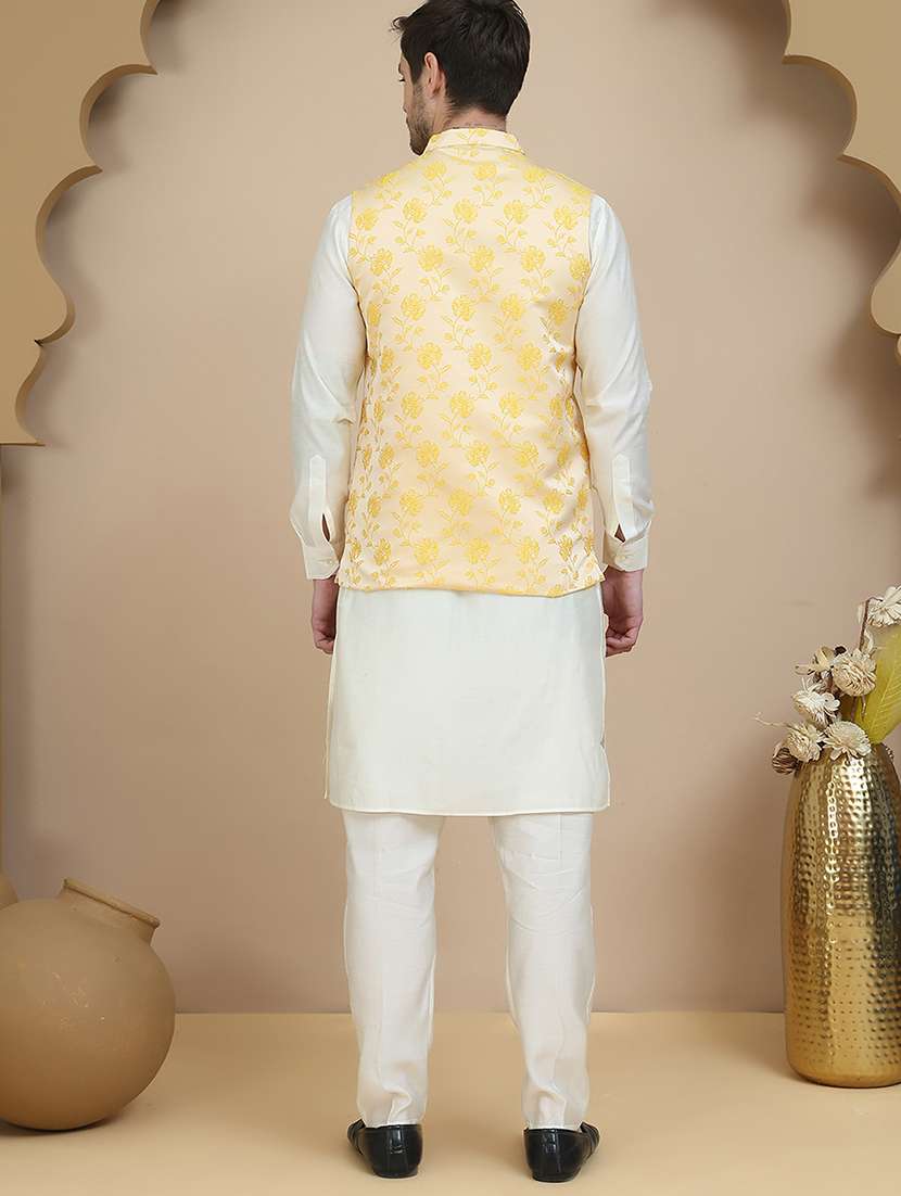 men mandarin neck kurta pyjama with jacket ethnic wear set - 21940188 -  Standard Image - 4