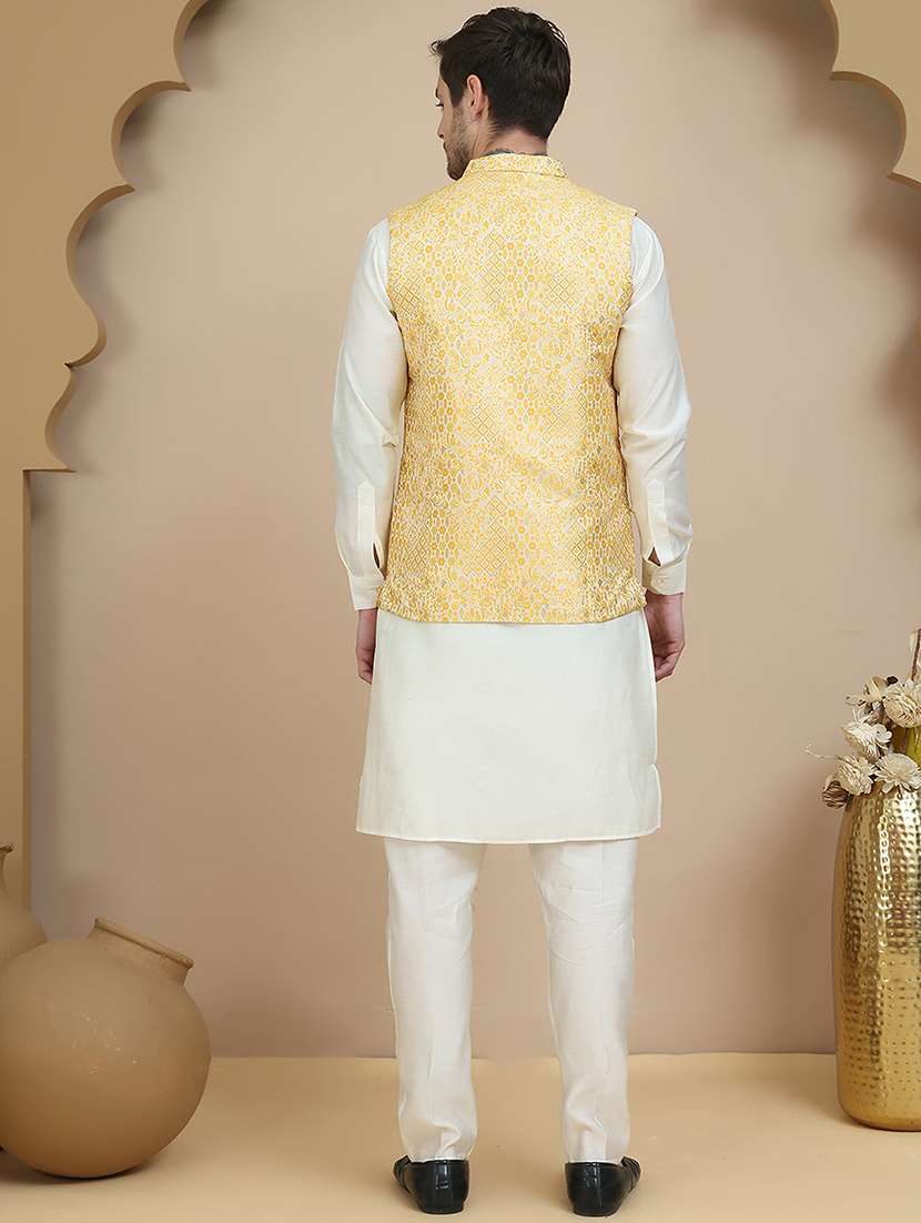 men mandarin neck kurta pyjama with jacket ethnic wear set - 21940192 -  Standard Image - 4