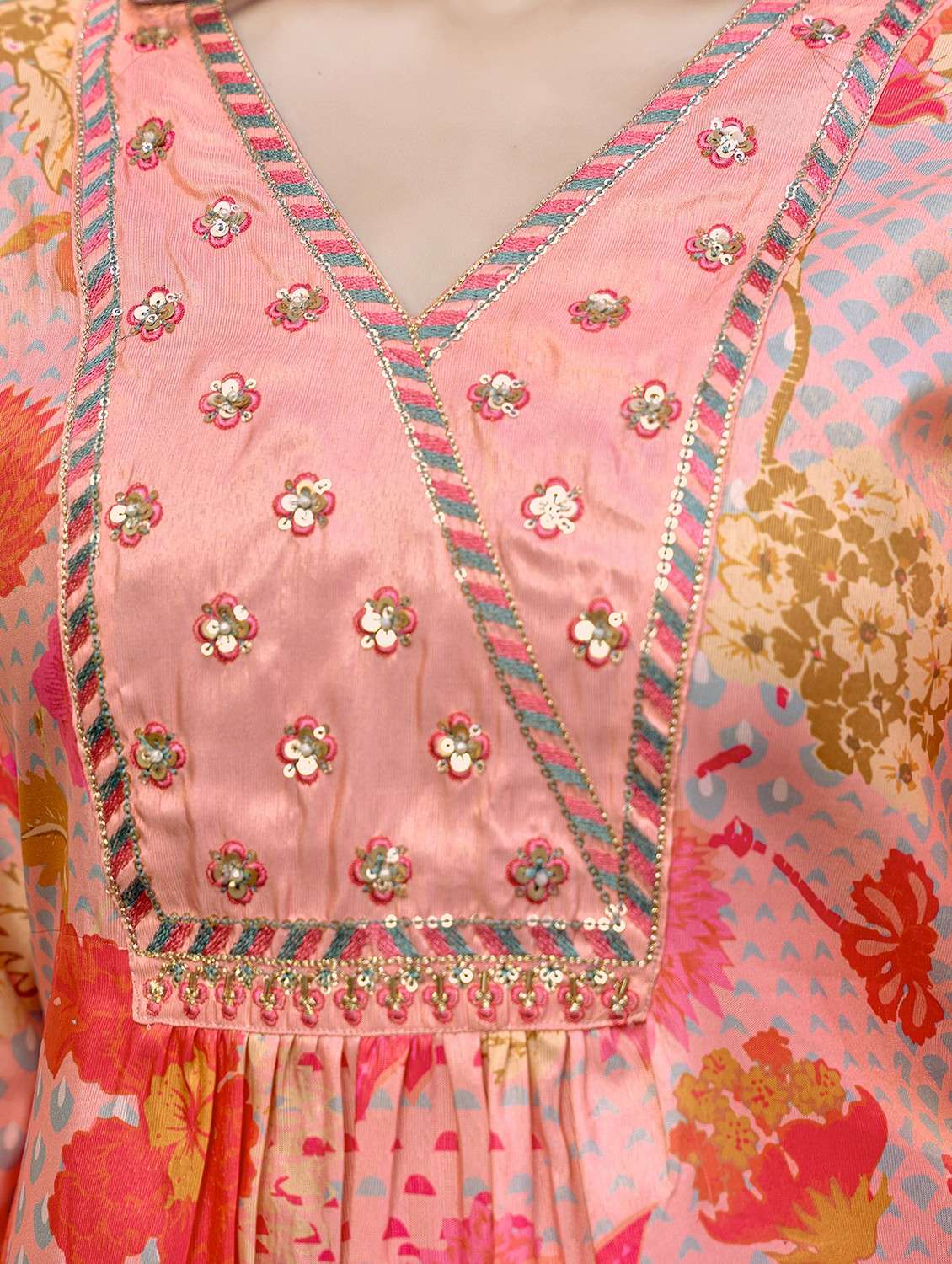 women three quarter sleeve kurta pant set - 21940407 -  Standard Image - 4