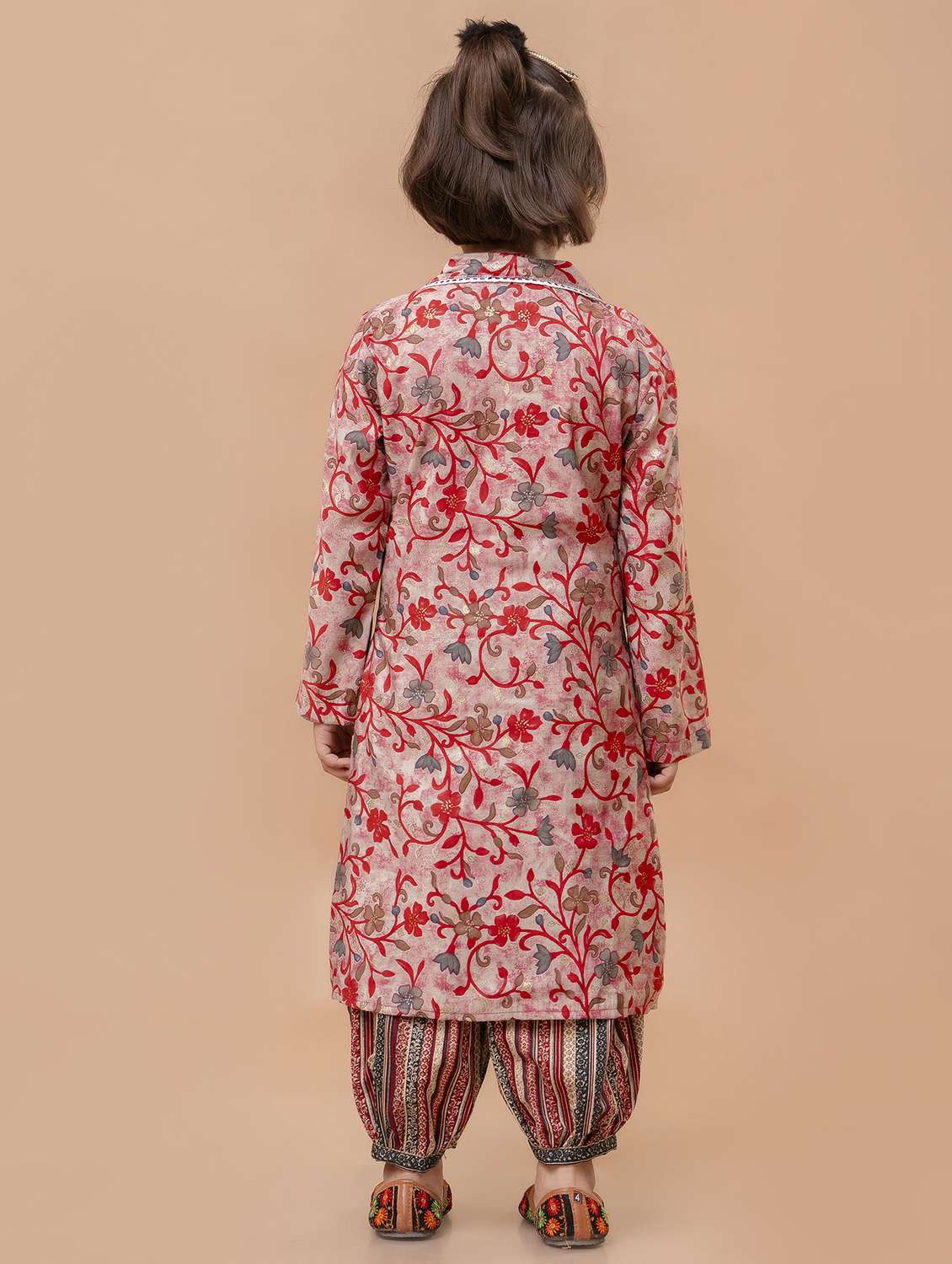 girls floral printed long sleeve kurta salwar set - 21940996 - Standard Image - 4