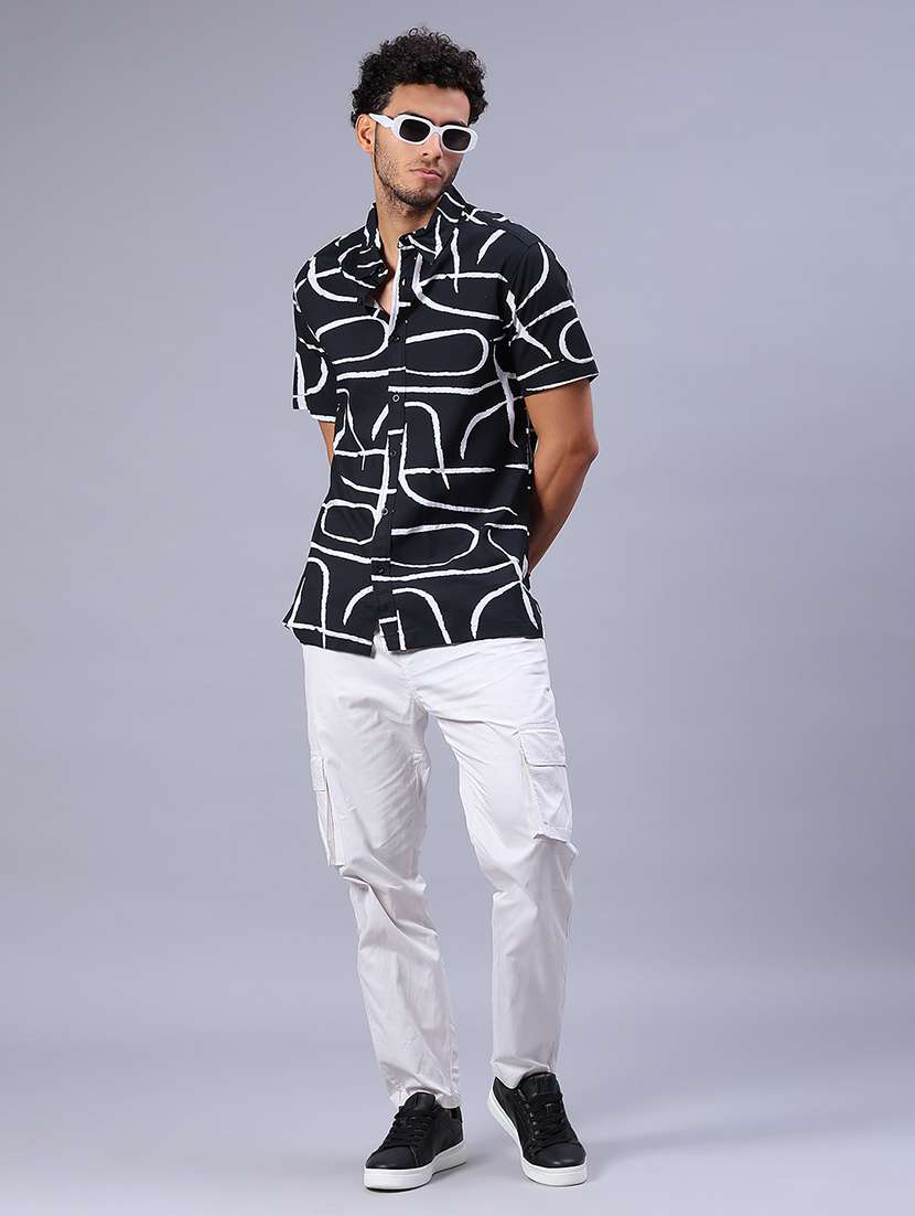 men solid mid rise regular fit cargo - 21941106 -  Standard Image - 4