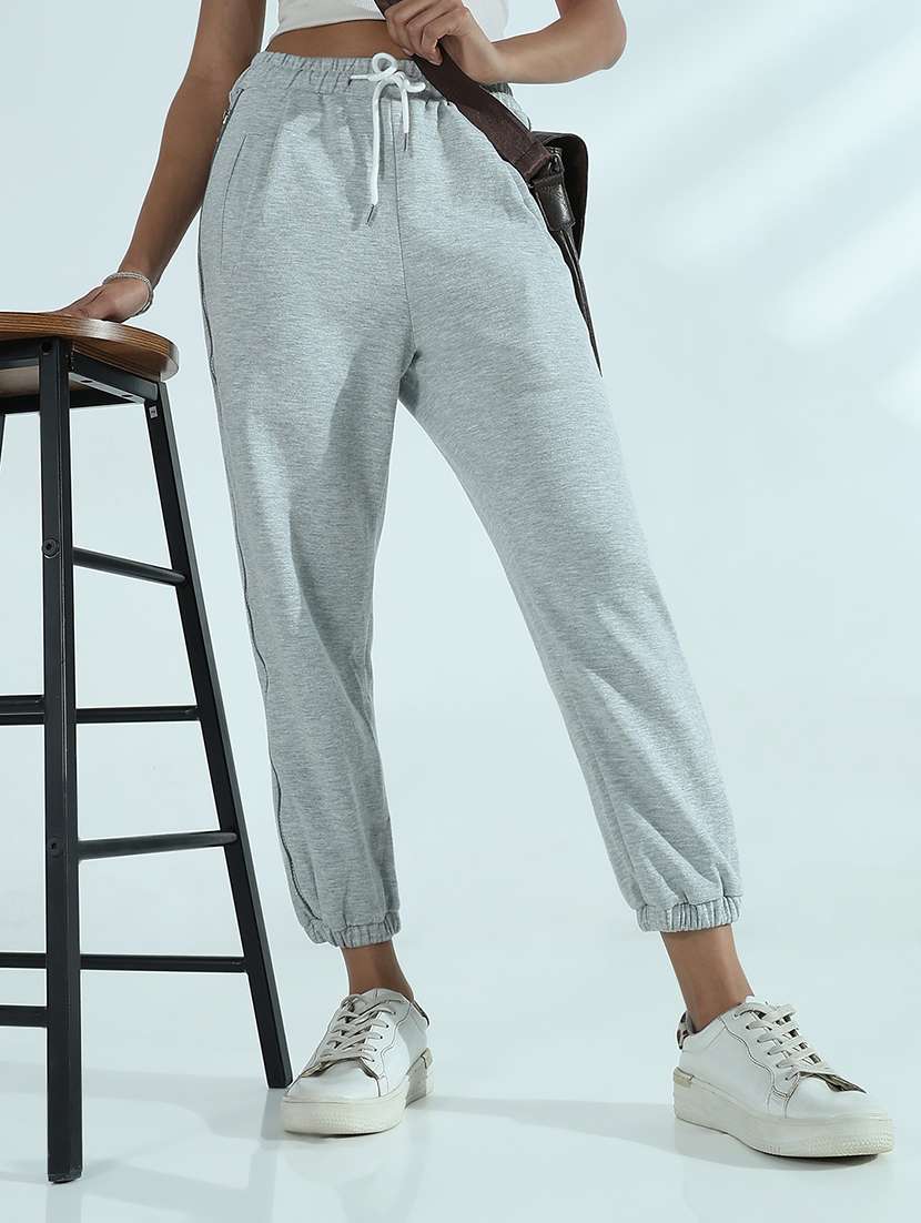 women solid mid rise regular fit jogger