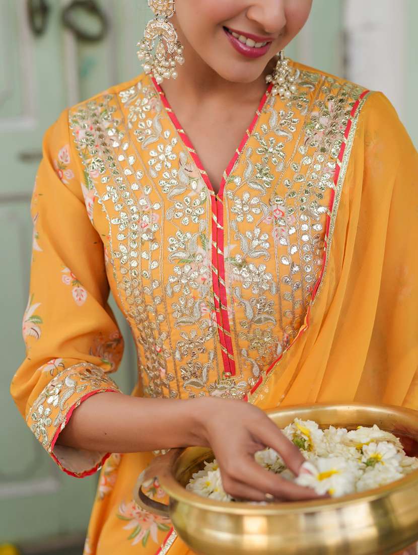 women three quarter sleeve anarkali kurta pant with dupatta set - 21941534 - Standard Image - 6