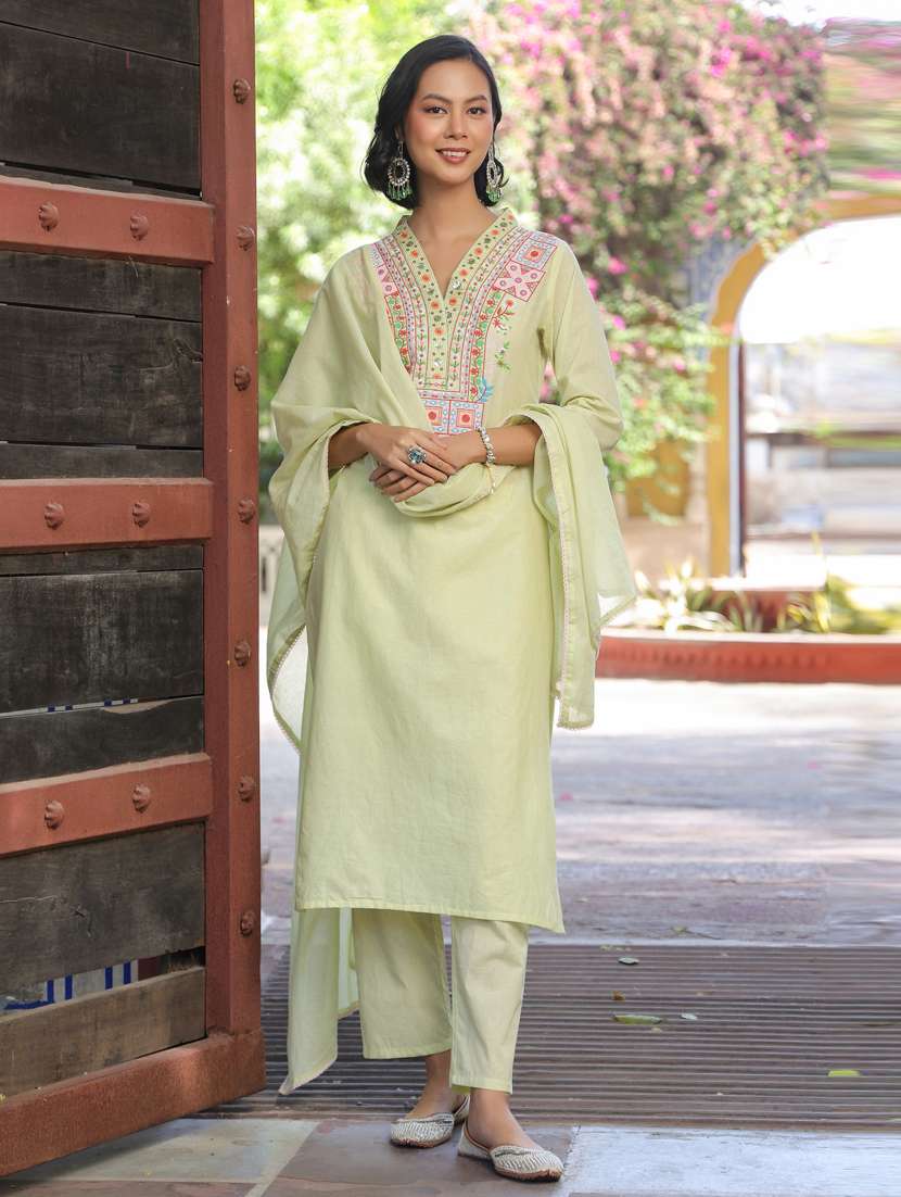 women three quarter sleeve kurta pant with dupatta set