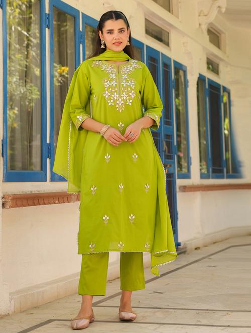 women three quarter sleeve kurta pant with dupatta set - 21941561 - Standard Image - 0