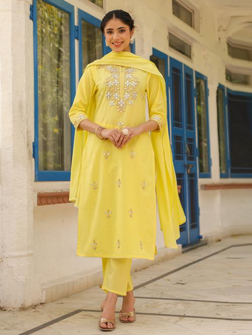 women three quarter sleeve kurta pant with dupatta set - 21941562 - Standard Image - 0