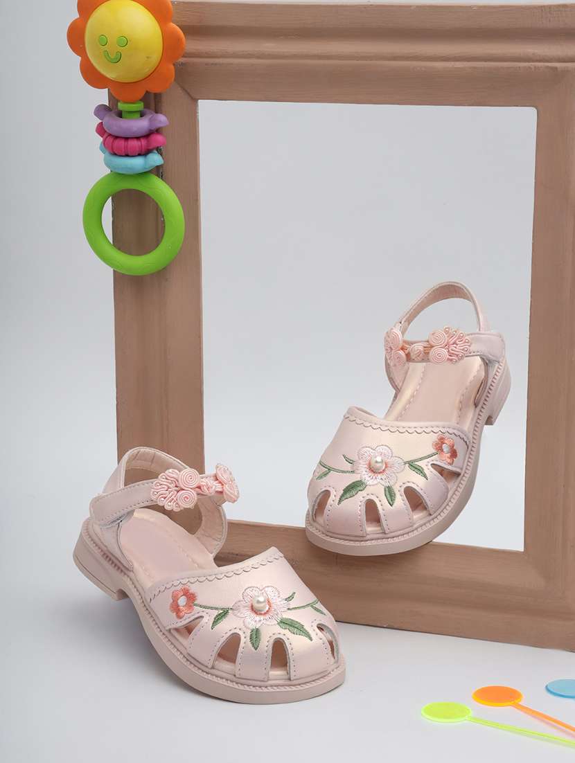 girls floral round toe sandal - 21941732 - Zoom Image - 0