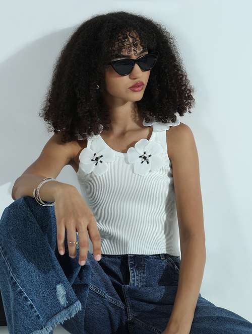 women white solid sleeveless crop top - 21941905 - Standard Image - 0