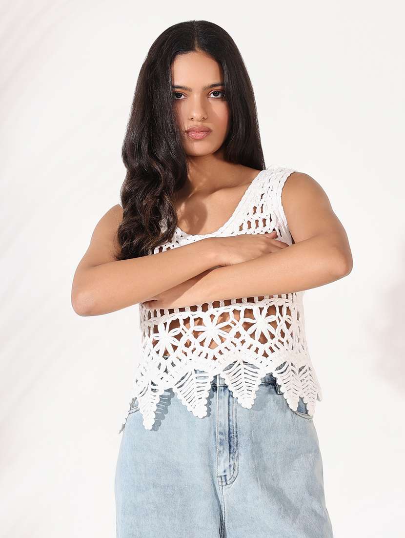 women white sleeveless crochet crop top