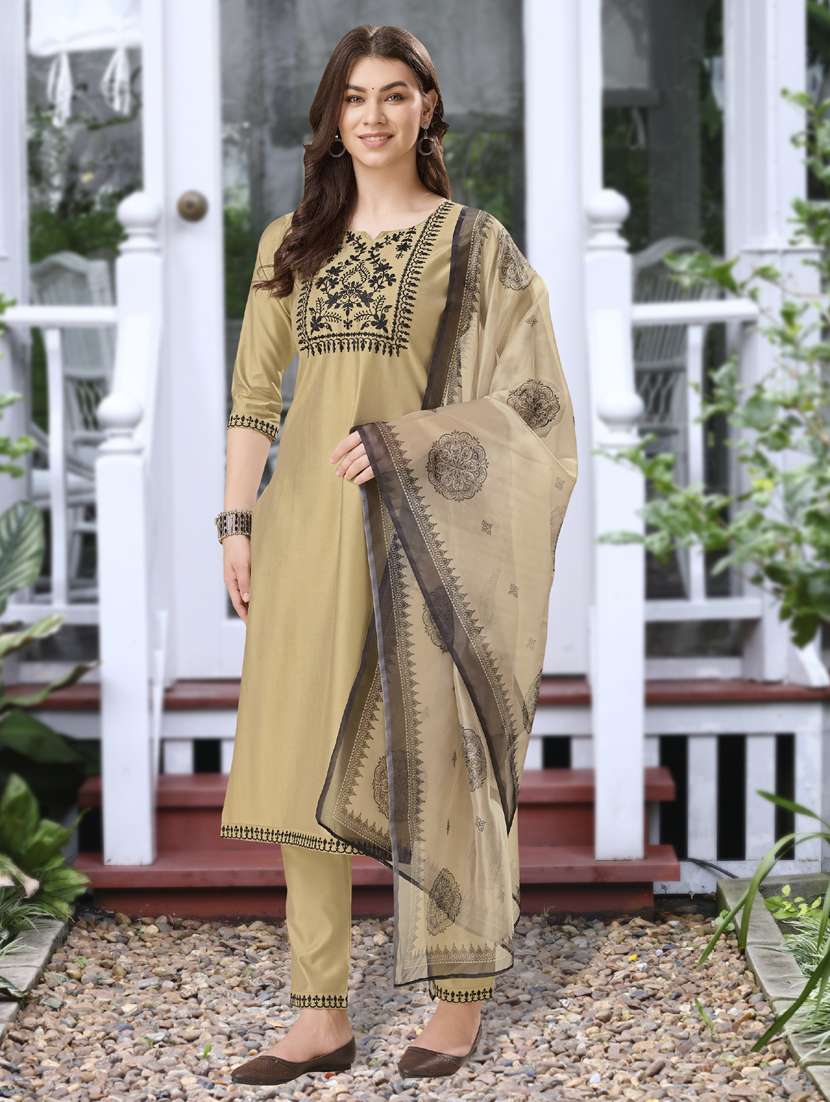 women three quarter sleeve kurta pant with dupatta set - 21942024 -  Standard Image - 4