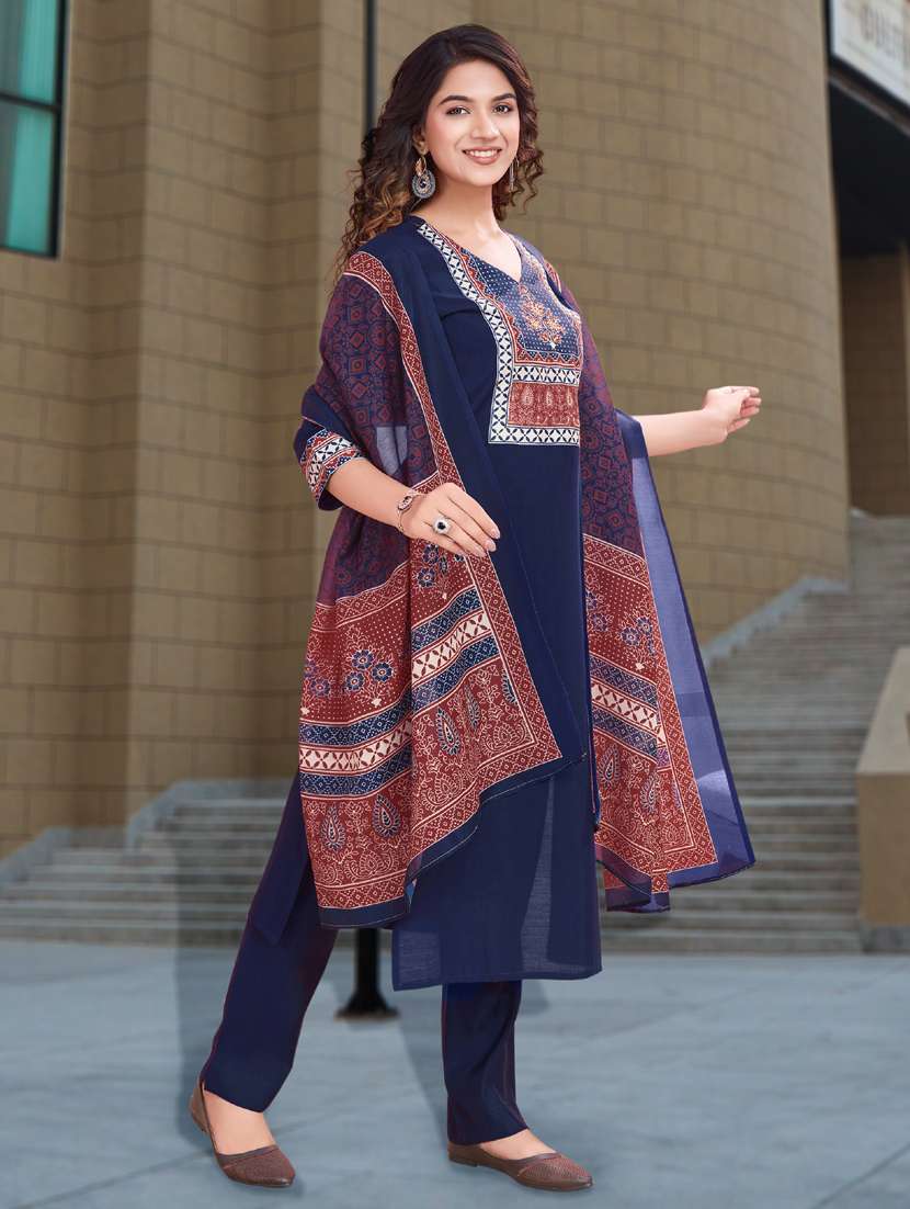 women three quarter sleeve kurta pant with dupatta set - 21942035 - Standard Image - 1