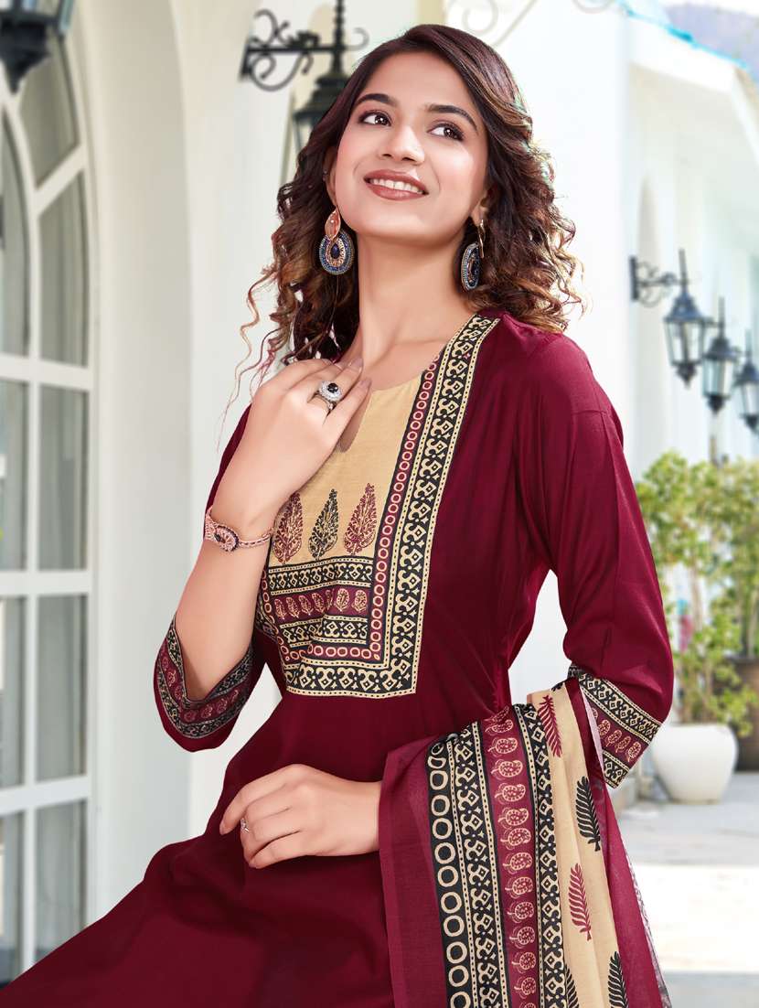 women three quarter sleeve kurta pant with dupatta set - 21942037 -  Standard Image - 4