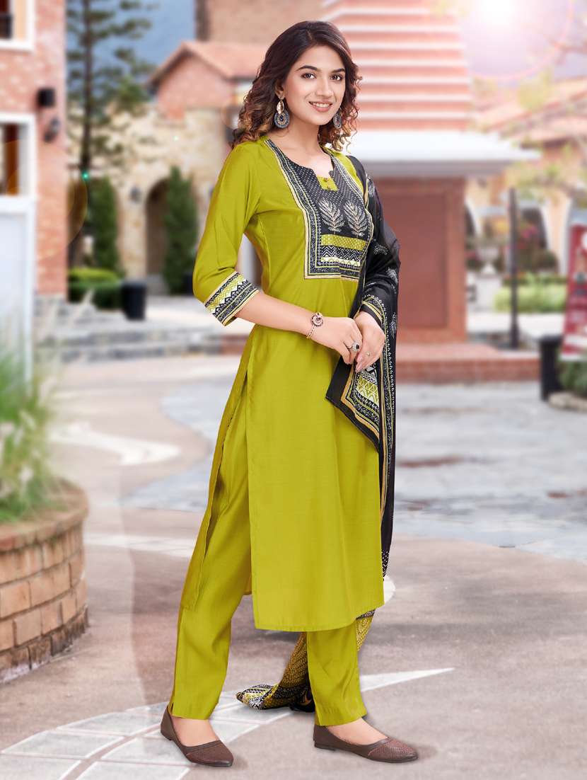 women three quarter sleeve kurta pant with dupatta set - 21942039 - Standard Image - 1