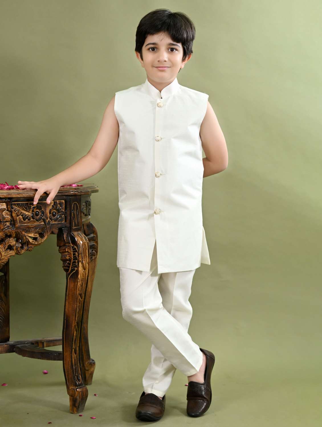 boys embroidered long sleeve sherwani - 21942063 - Standard Image - 4