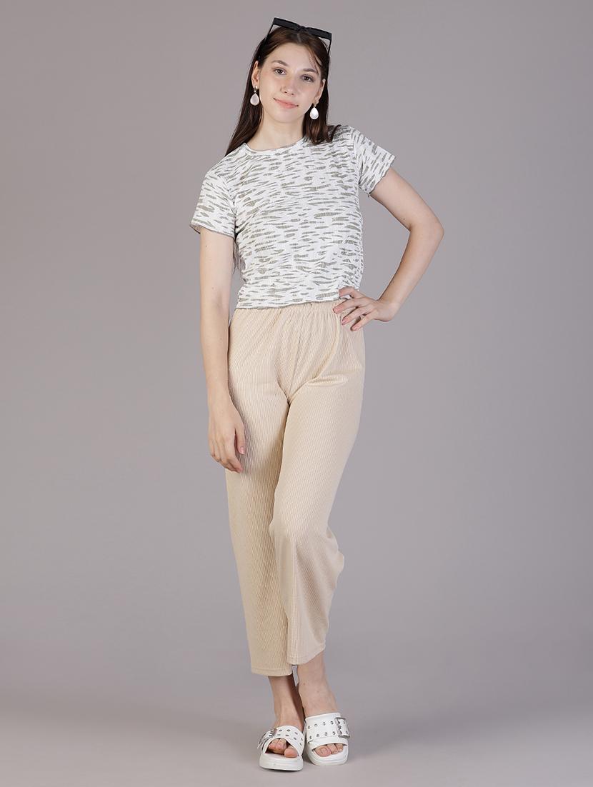 womne printed short sleeve crop top - 21942934 - Standard Image - 4