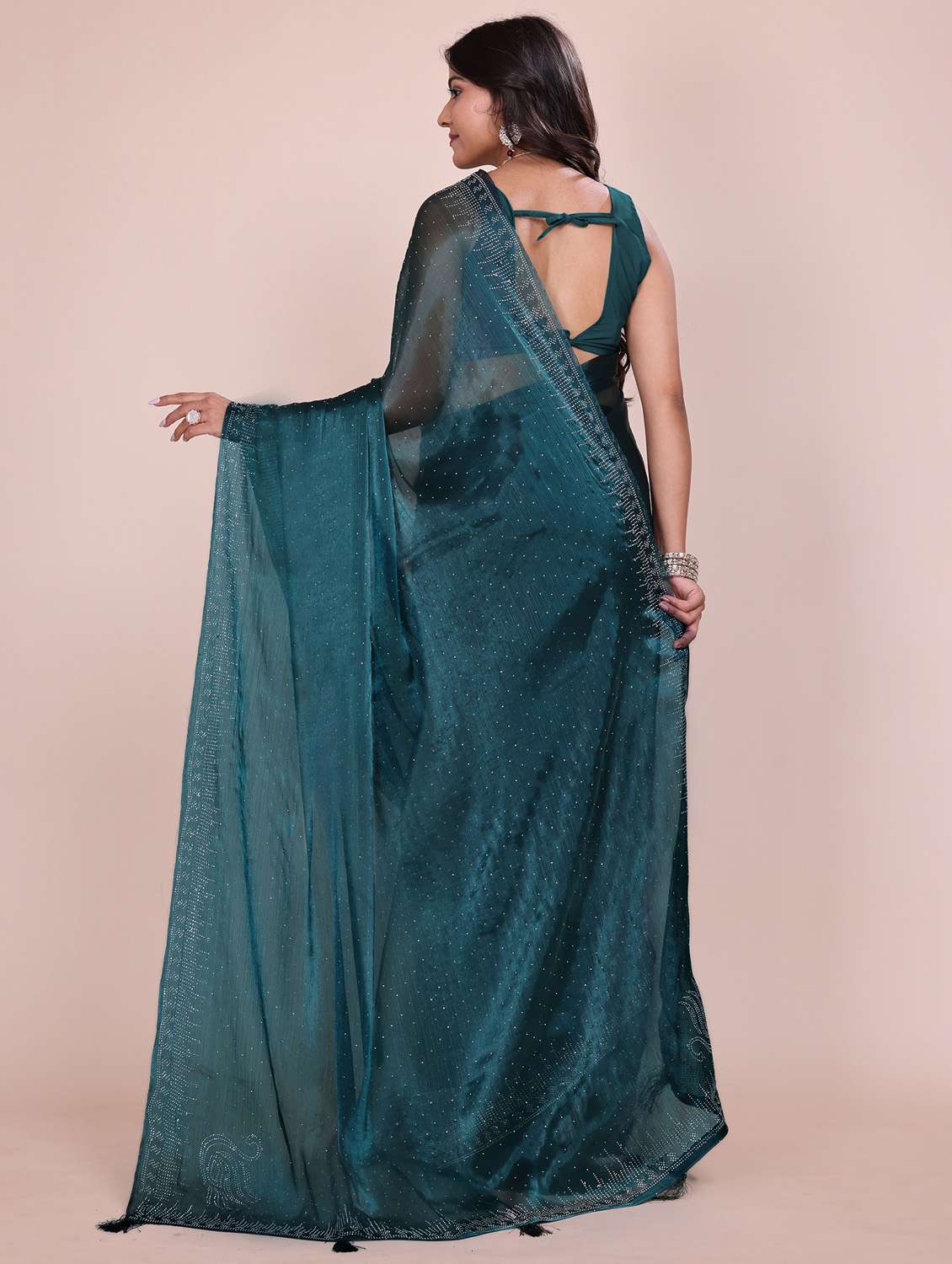 women solid with work embellished saree with blouse - 21943104 -  Standard Image - 4