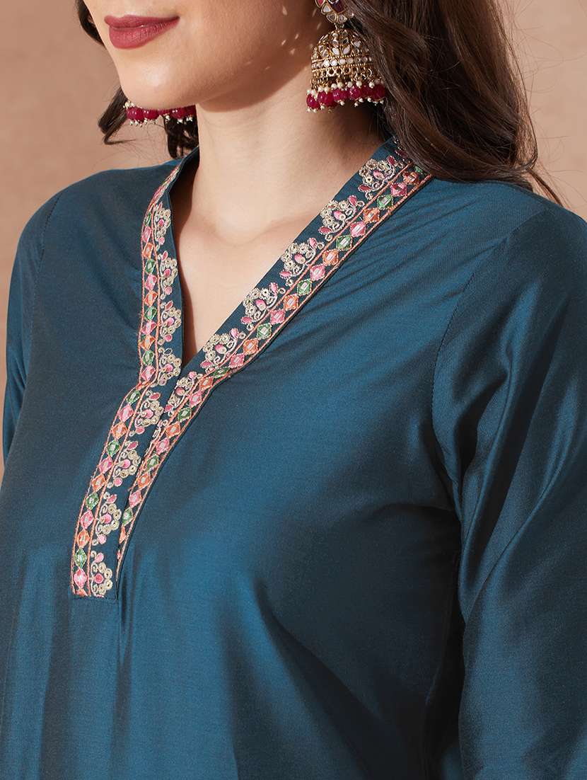 globus women teal embroidered v-neck straight kurta with trouser & paisely printed sequin lace dupatta festive set - 21943115 -  Standard Image - 4