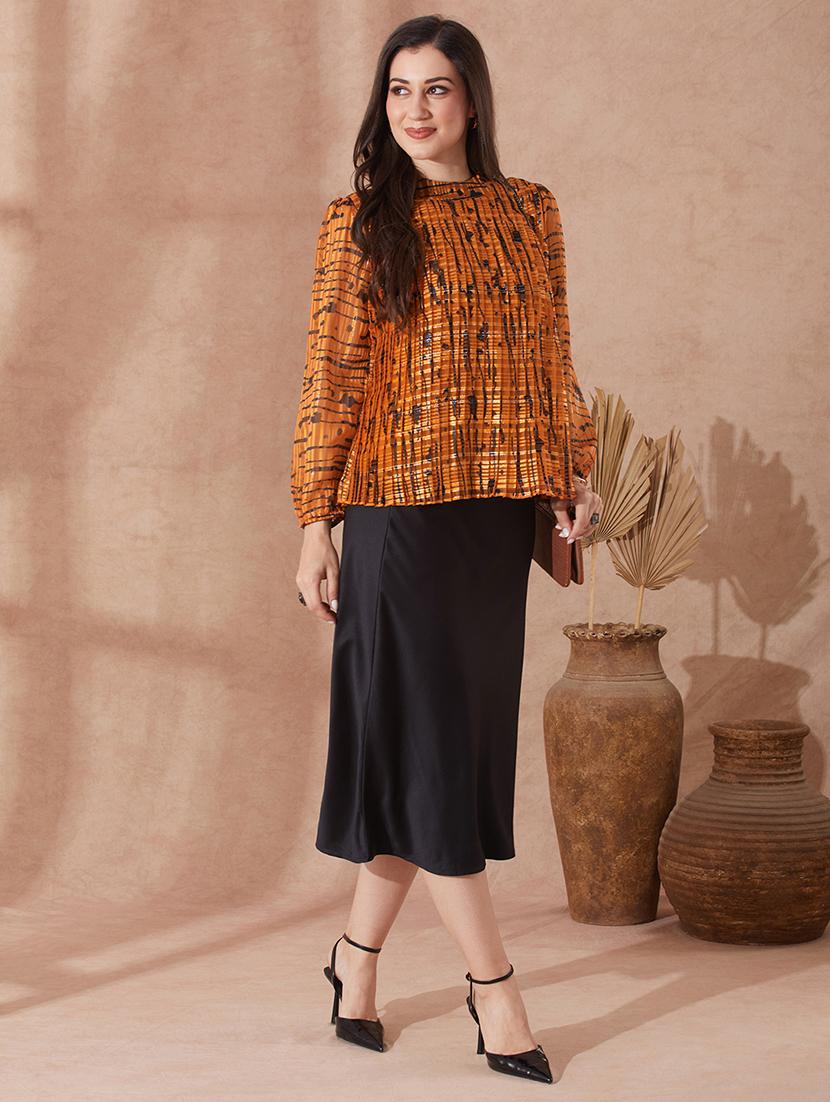 globus women rust satin abstract print crew neck bishop sleeves accordion pleat top - 21943214 - Standard Image - 4