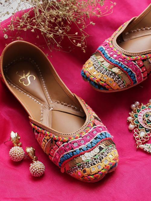 women embroidered slip on juttis - 21943229 - Standard Image - 0