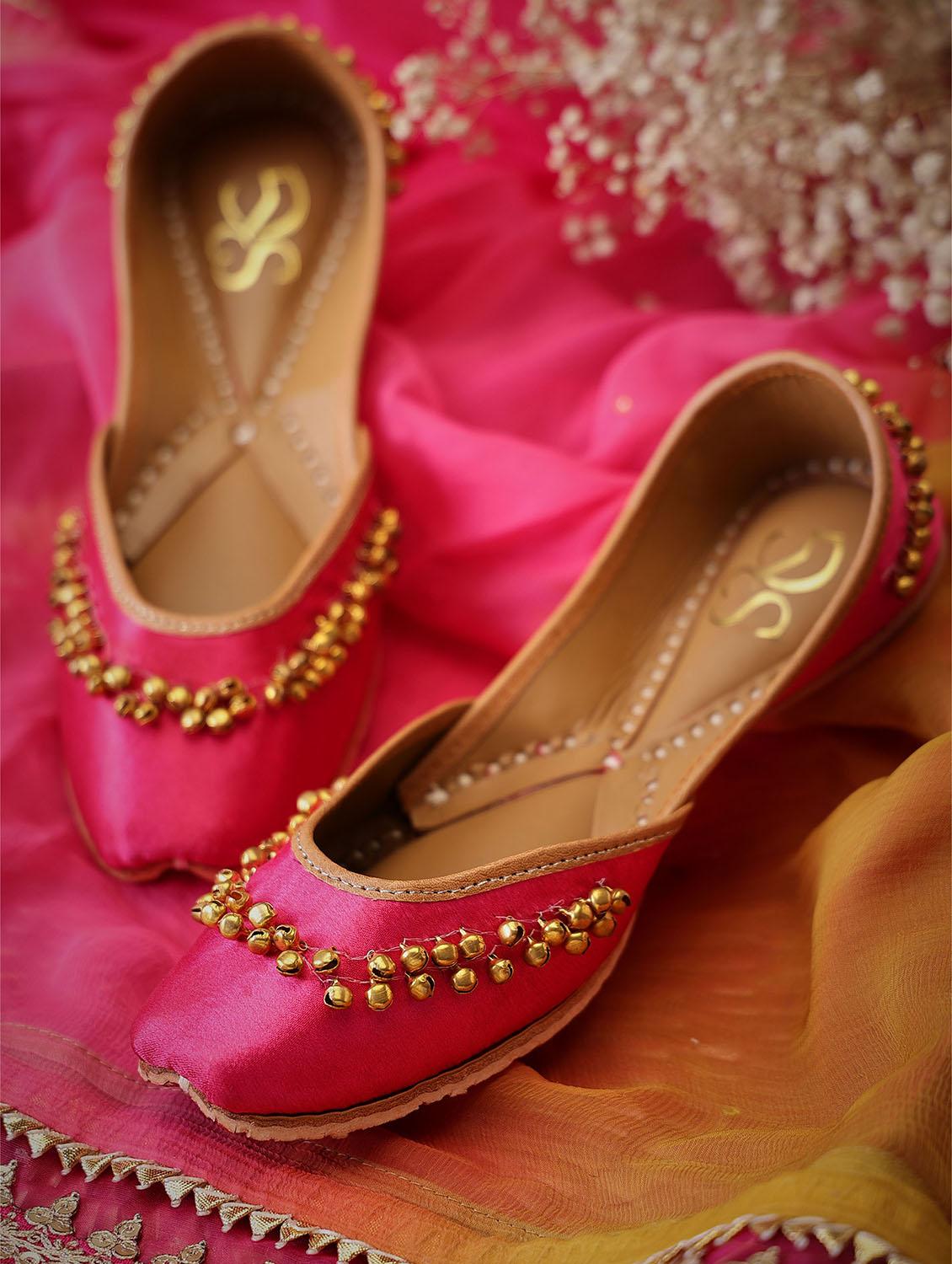 women embellished slip on juttis - 21943235 - Zoom Image - 0