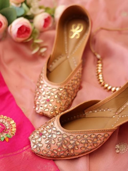 women embroidered slip on juttis - 21943247 - Standard Image - 0