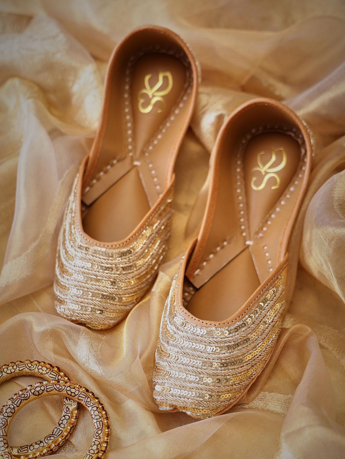 women embellished slip on juttis - 21943253 -  Zoom Image - 0