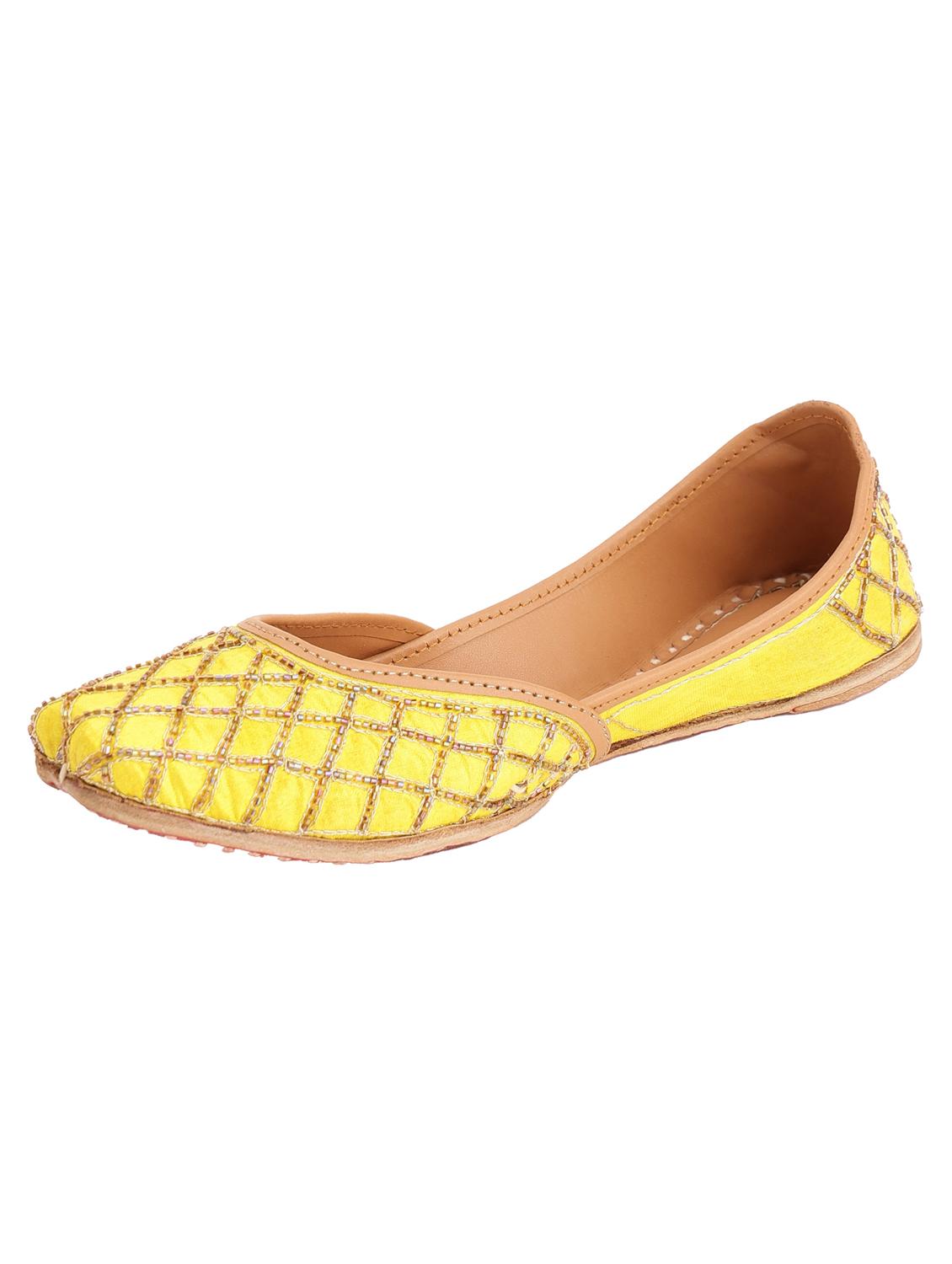 women embellished slip on juttis - 21943255 -  Standard Image - 1