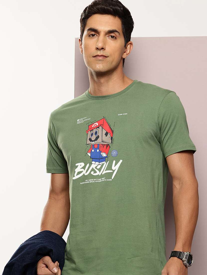 men chest print round neck regular fit t-shirt