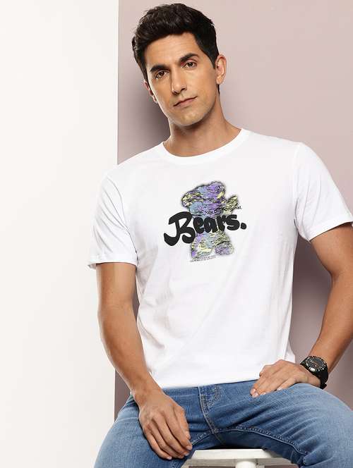 men chest print round neck regular fit t-shirt - 21943497 -  Standard Image - 0