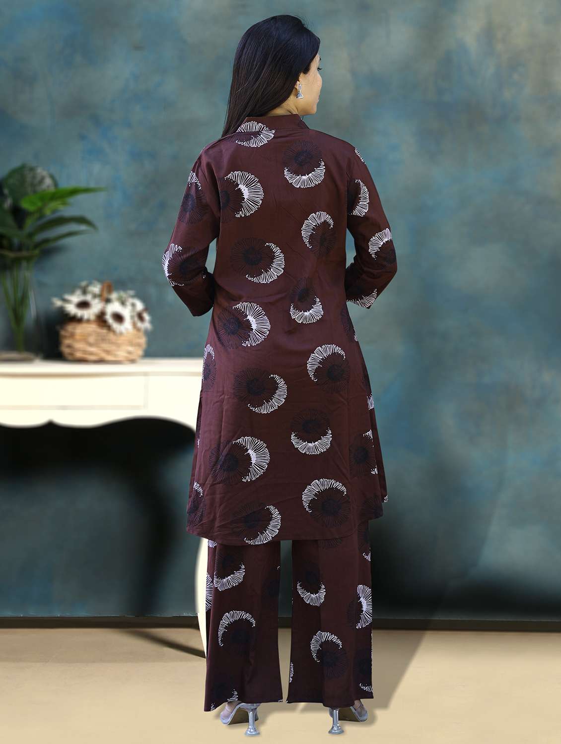 women three quarter sleeve kurta palazzo set - 21943611 -  Standard Image - 4