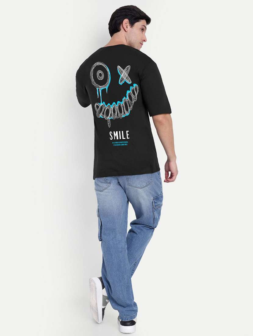 men black short sleeve oversized t-shirt - 21944426 - Standard Image - 4