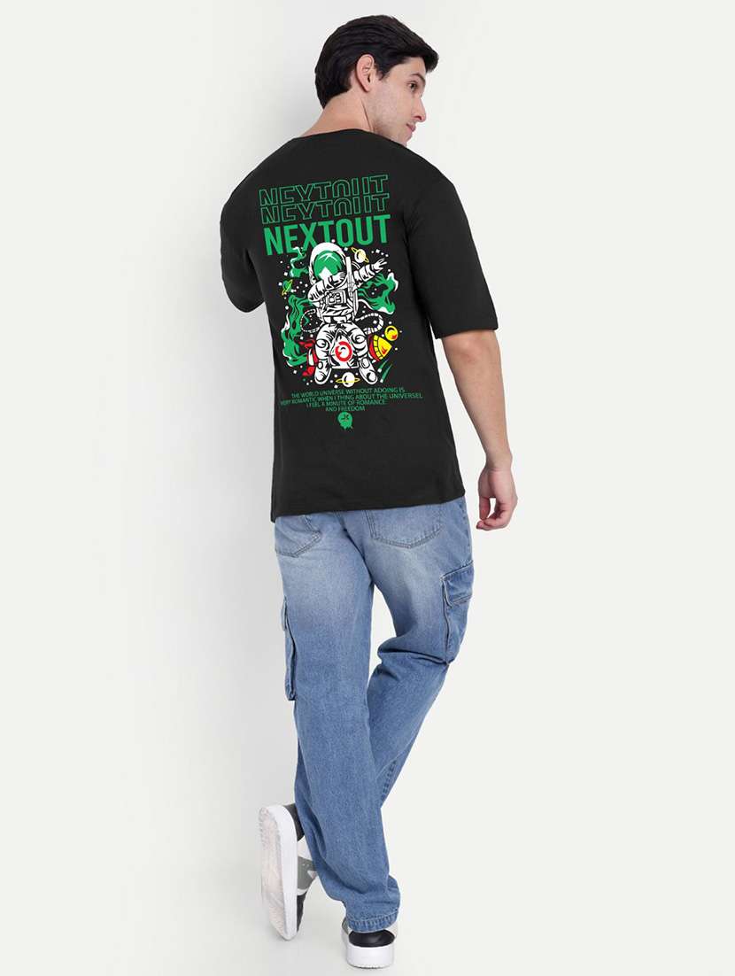 men black short sleeve oversized t-shirt - 21944430 - Standard Image - 4