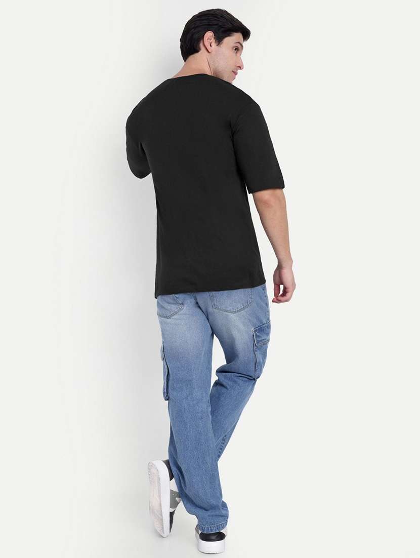 men black short sleeve oversized t-shirt - 21944449 -  Standard Image - 4