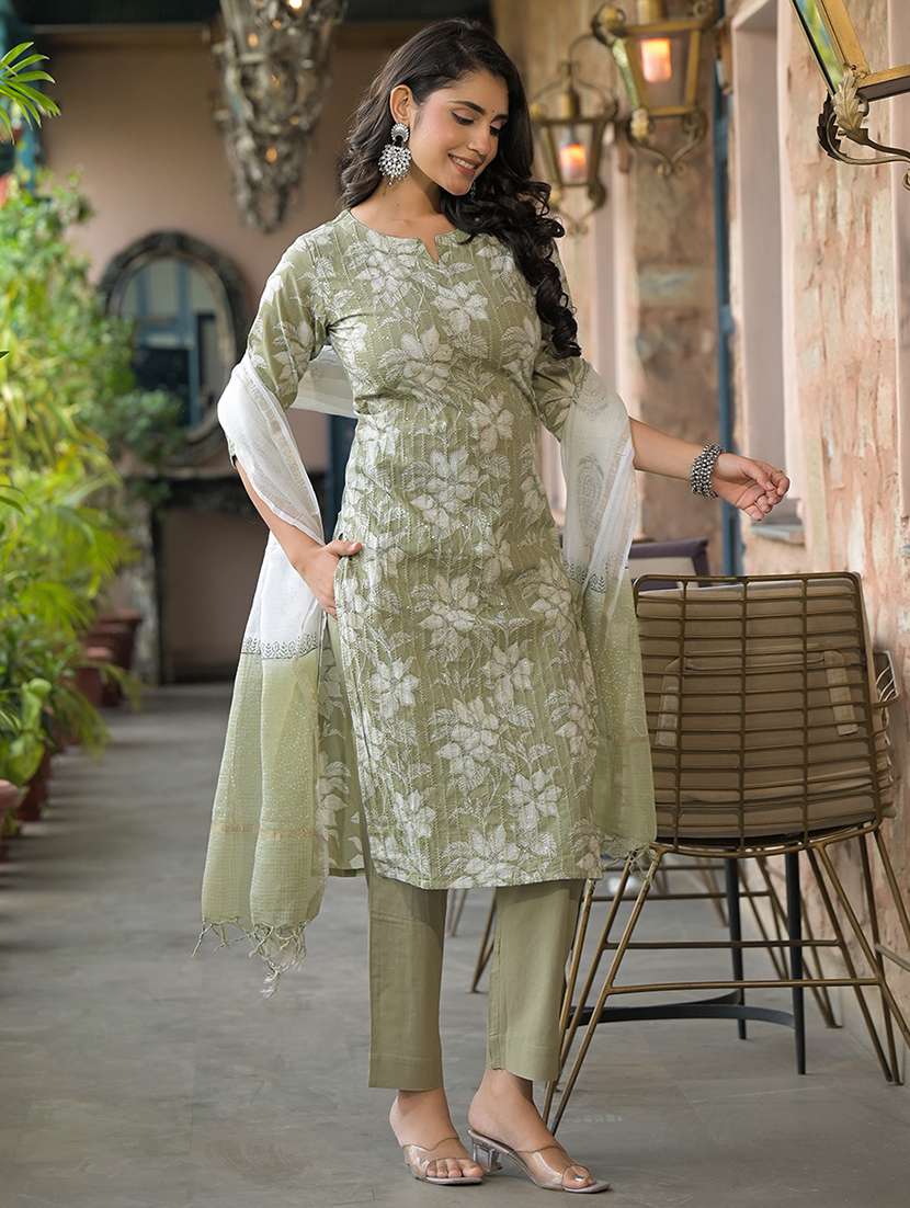 women three quarter sleeve kurta pant with dupatta set - 21944769 -  Standard Image - 4