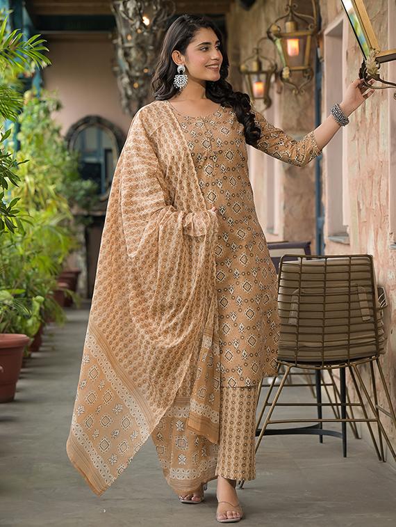 women three quarter sleeve kurta pant with dupatta set - 21944771 - Standard Image - 4