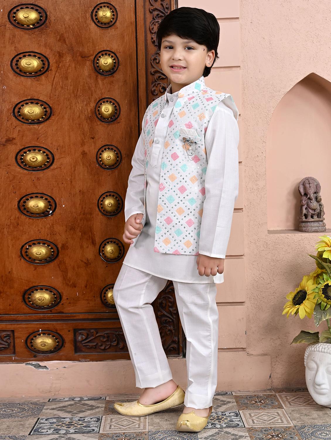 boys embroidered mandarin neck sherwani set - 21946714 - Standard Image - 4