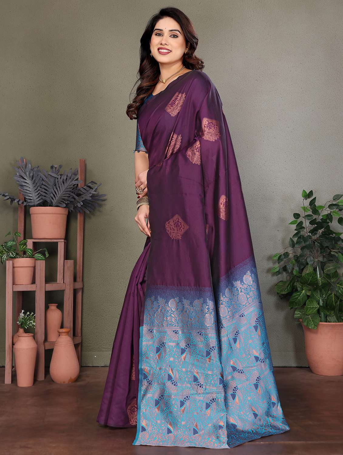 women self design banarasi saree with blouse - 21946727 -  Standard Image - 1