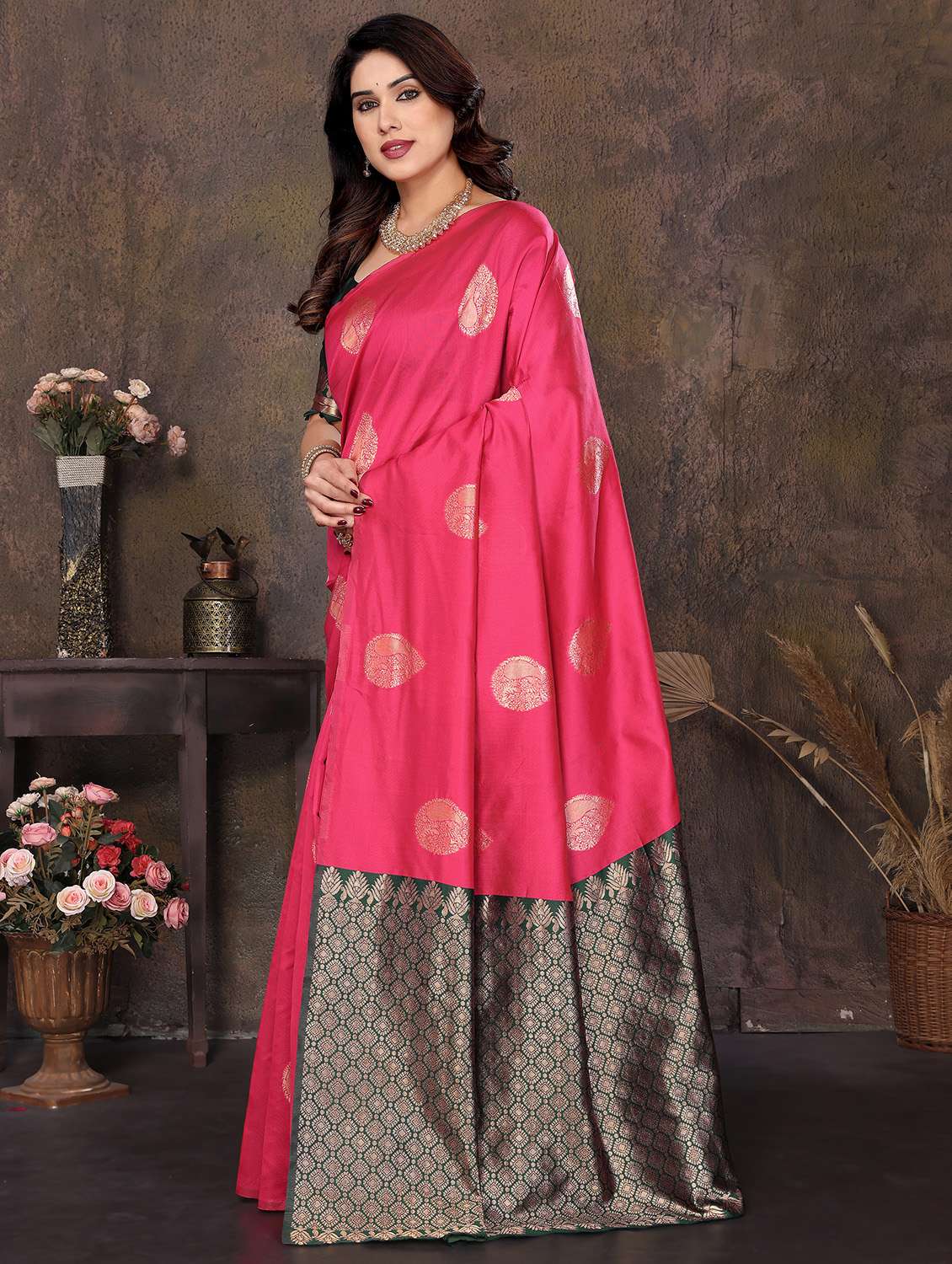 women self design banarasi saree with blouse - 21946729 -  Standard Image - 1