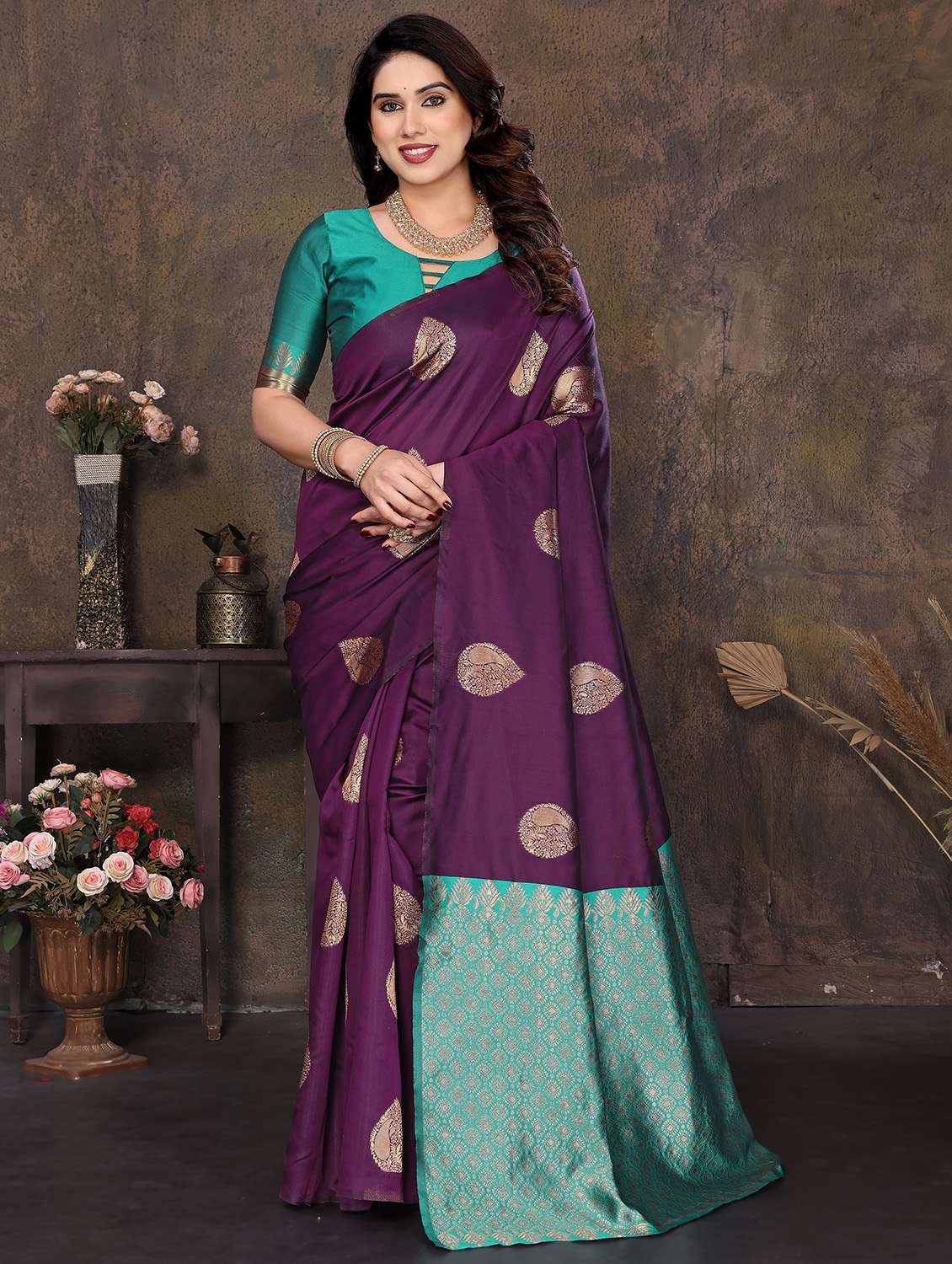 women self design banarasi saree with blouse