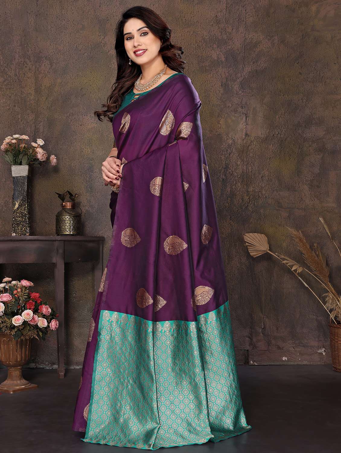 women self design banarasi saree with blouse - 21946730 -  Standard Image - 1