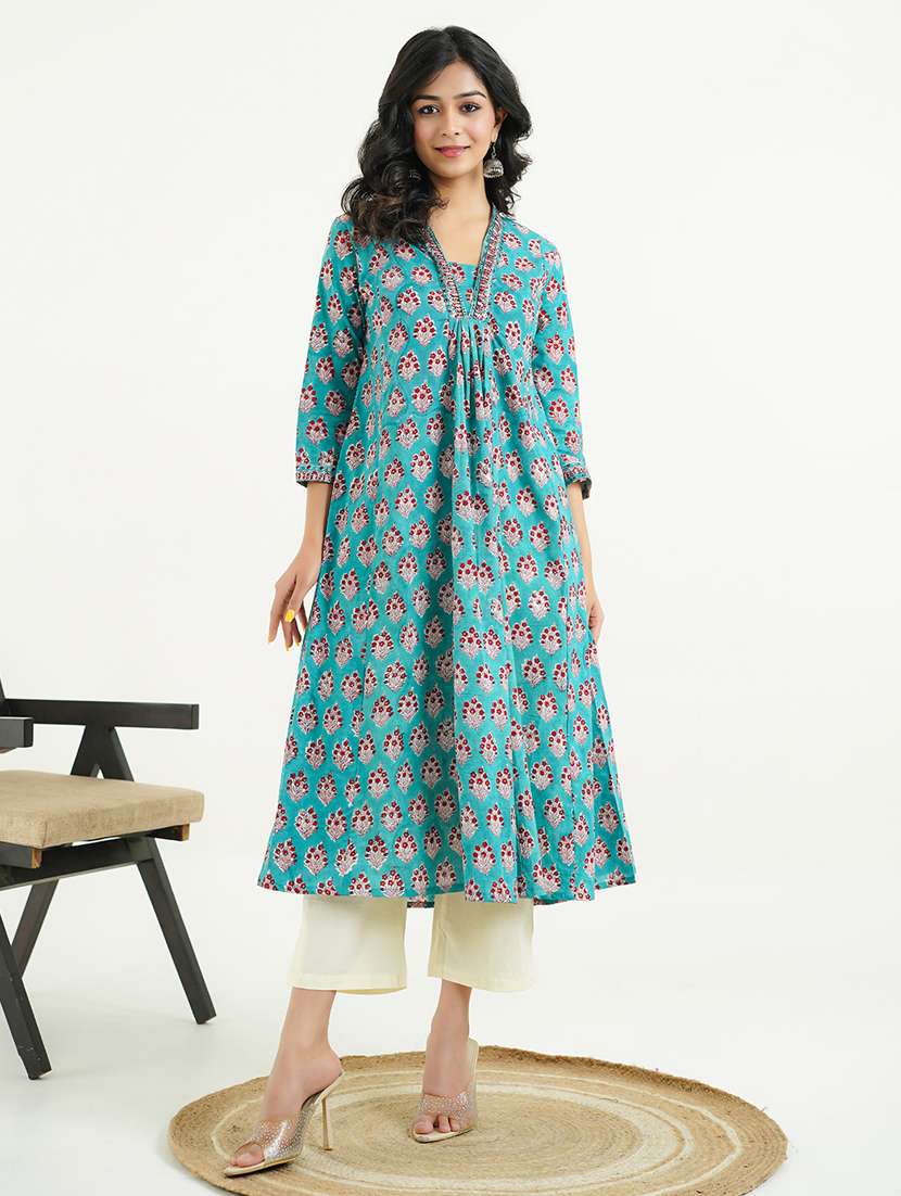 women floral printed square neck flared kurta